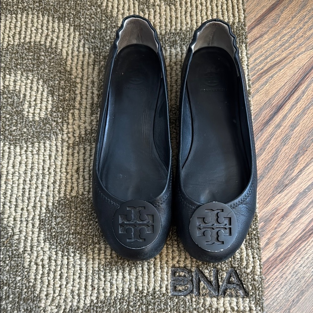 Tory Burch Black Leather Flats with Logo